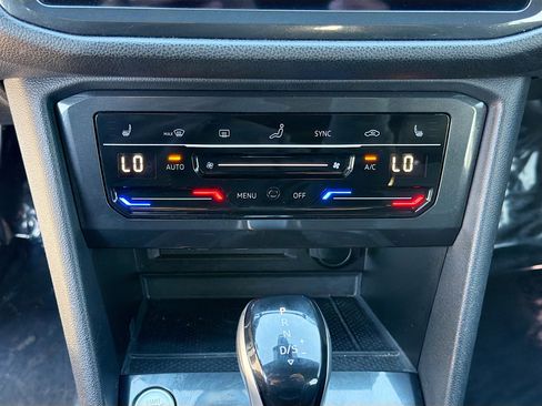 Used 2023 Volkswagen Tiguan SE R-Line image 34