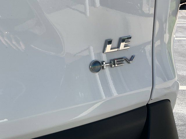Used 2025 Toyota RAV4 LE AWD/4WD image 10