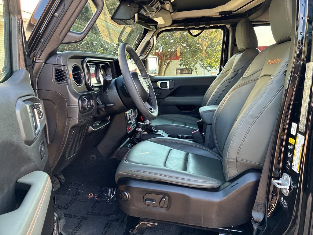 Used 2025 Jeep Gladiator Mojave AWD/4WD image 11