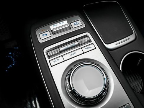 Used 2025 Genesis GV70 2.5T w/ Sport Prestige Package AWD/4WD image 31