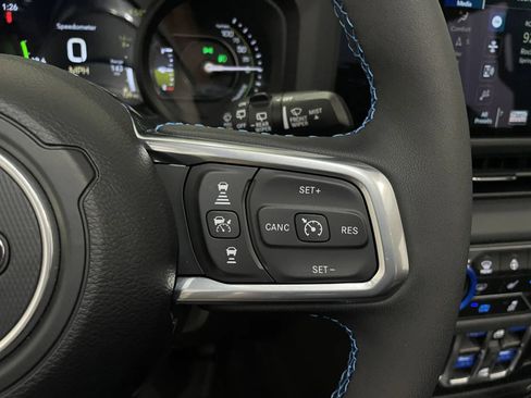 Used 2024 Jeep Wrangler High Altitude AWD/4WD image 24