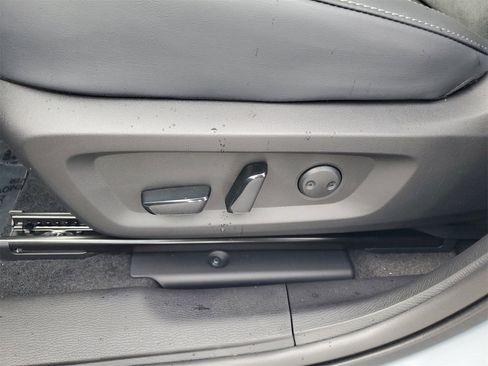 New 2025 Mitsubishi Outlander SE image 7