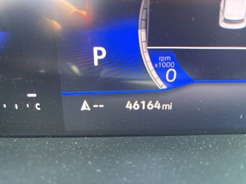 Used 2024 Volkswagen Tiguan SE image 5