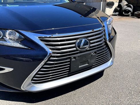 Used 2017 Lexus ES 350 w/ Accessory Package 2 FWD image 25