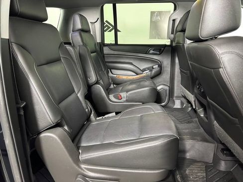 Used 2019 Chevrolet Suburban Premier AWD/4WD image 17