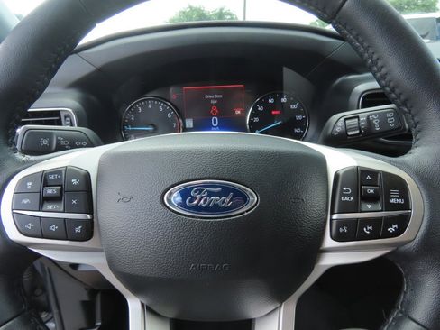 Used 2022 Ford Explorer XLT w/ Equipment Group 202A RWD image 29