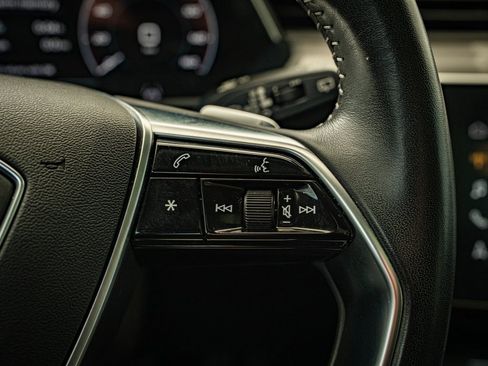 Used 2021 Audi e-tron Premium w/ Convenience Plus Package image 27