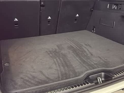 Certified 2025 Mercedes-Benz GLC 300 4MATIC image 30