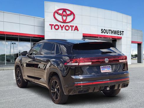 Used 2025 Volkswagen Atlas Cross Sport SEL R-Line AWD/4WD image 4
