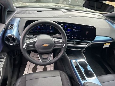 New 2026 Chevrolet Equinox EV LT image 27