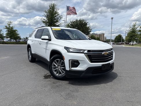 Used 2023 Chevrolet Traverse LT AWD/4WD image 2