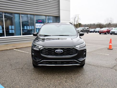 Used 2023 Ford Escape ST-Line Select w/ Class II Trailer Tow Package image 10