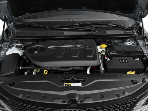 Used 2016 Chrysler 200 S FWD image 16