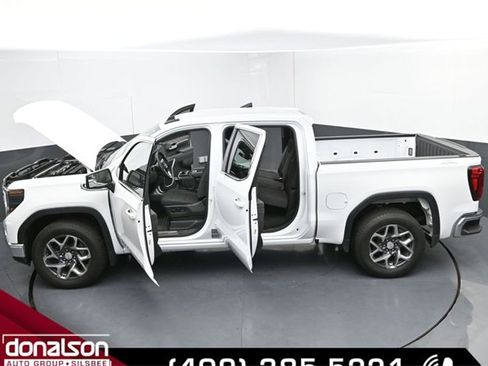 New 2026 GMC Sierra 1500 SLE image 24