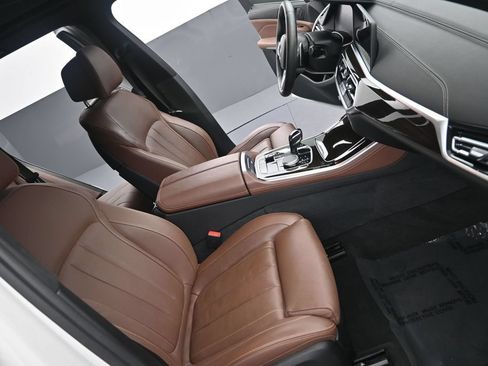 Used 2019 BMW X5 xDrive50i w/ Premium Package 2 AWD/4WD image 13