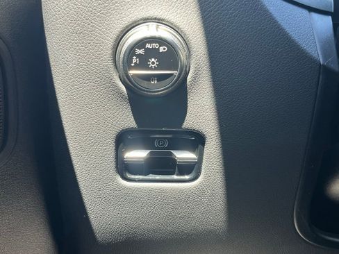 Used 2025 Mercedes-Benz GLC 43 AMG 4MATIC image 22