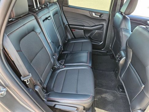 Used 2025 Ford Escape ST-Line image 18