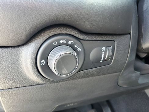 Used 2023 Dodge Durango GT AWD/4WD image 11