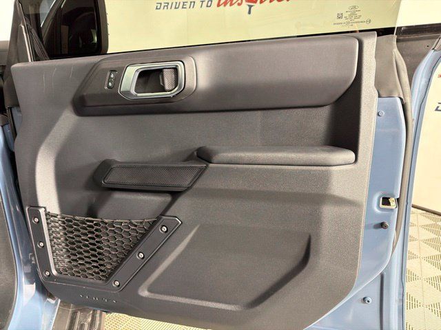 Used 2025 Ford Bronco Outer Banks AWD/4WD image 36