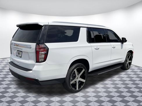 Used 2022 Chevrolet Suburban LS AWD/4WD image 3