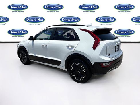 Used 2023 Kia Niro Wave FWD image 5