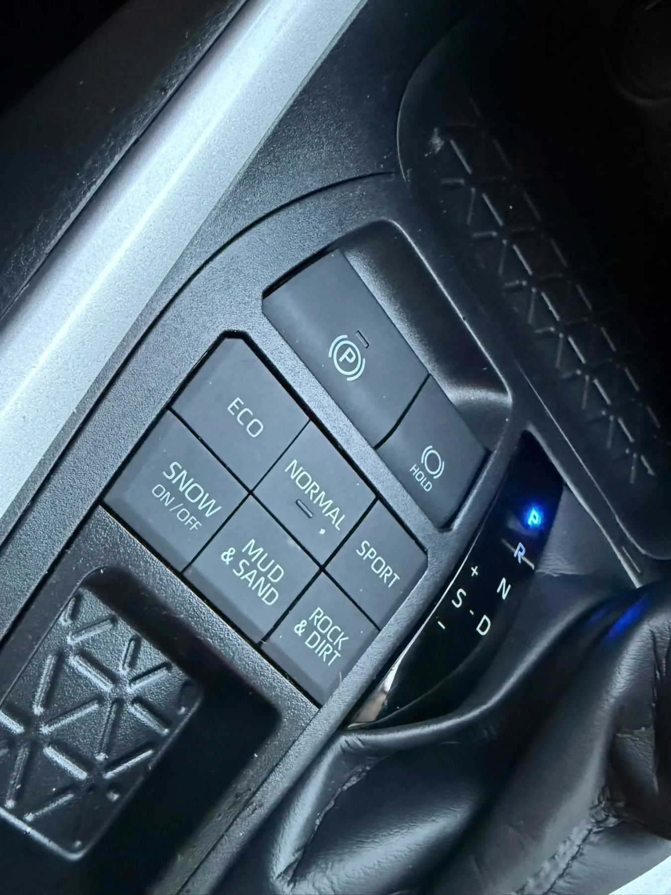 Used 2025 Toyota RAV4 LE AWD/4WD image 29