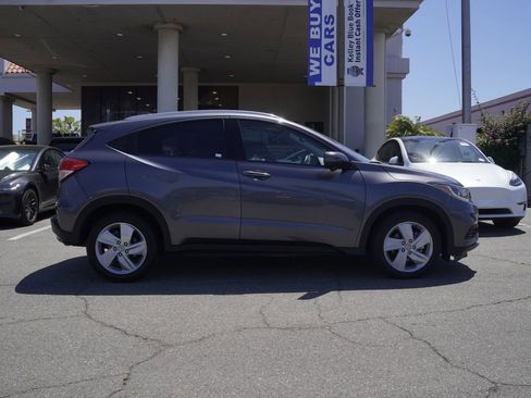Used 2019 Honda HR-V EX-L image 3
