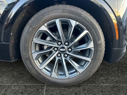 Used 2025 Cadillac Lyriq Sport image 9