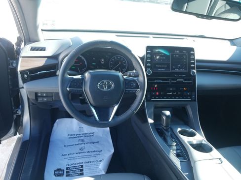 Used 2022 Toyota Avalon XLE image 18