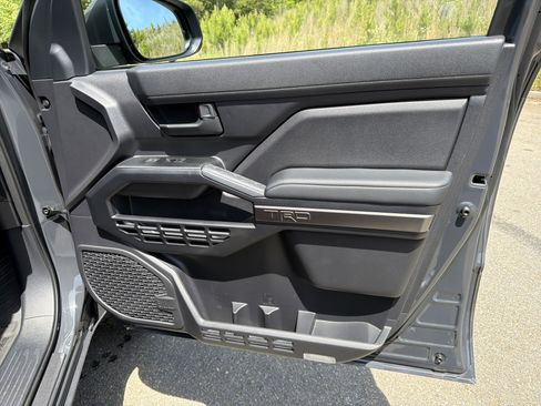 Used 2025 Toyota 4Runner Limited RWD image 15
