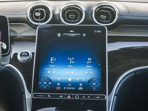 Used 2024 Mercedes-Benz GLC 300 image 13