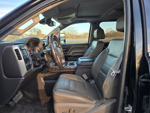 Used 2015 GMC Sierra 2500 Denali w/ Duramax Plus Package image 16