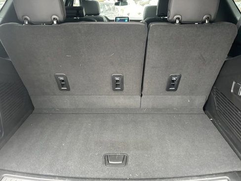 Used 2023 Chevrolet Tahoe Z71 w/ Luxury Package image 9