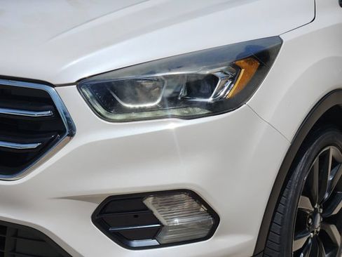 Used 2019 Ford Escape SE FWD image 9