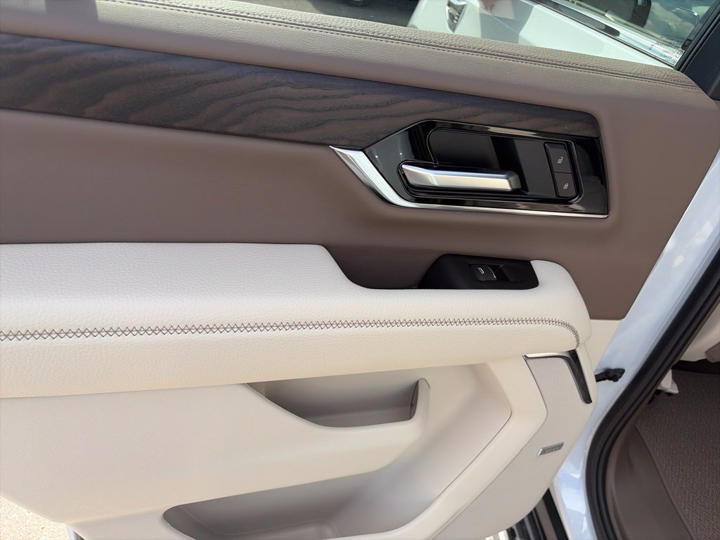 New 2026 GMC Yukon Denali w/ Advanced Technology Package AWD/4WD image 12