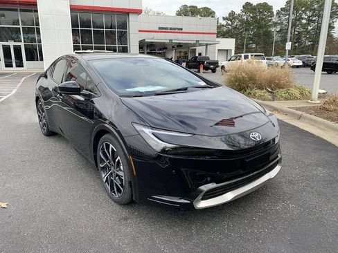 New 2026 Toyota Prius Plug-In Hybrid FWD image 2