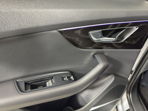 Used 2021 Audi Q8 Premium Plus image 33