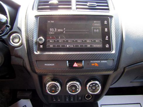 Used 2018 Mitsubishi Outlander Sport SE image 12