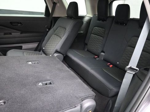 New 2026 Nissan Pathfinder SV w/ SV Premium Package FWD image 13
