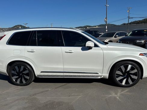 Used 2024 Volvo XC90 T8 Ultimate w/ Lounge Package AWD/4WD image 9