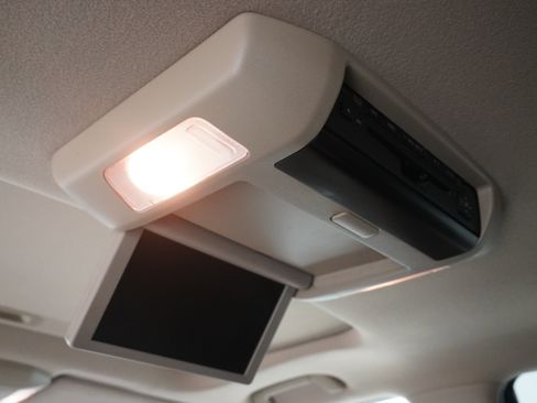 Used 2011 Toyota Sequoia Platinum image 15