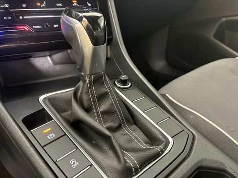 Used 2025 Volkswagen Jetta Sport FWD image 31