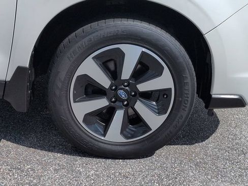 Used 2018 Subaru Forester 2.5i Premium w/ All-Weather Package AWD/4WD image 11