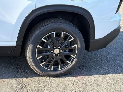 New 2026 Chevrolet Traverse LT w/ Sun and Wheel Package image 9