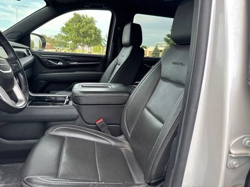 Used 2024 GMC Yukon Denali w/ LPO, Floor Liner Package AWD/4WD image 17