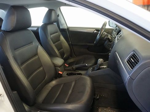 Used 2017 Volkswagen Jetta SE image 21