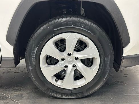 Used 2020 Toyota RAV4 LE w/ Carpet Mat Package AWD/4WD image 23