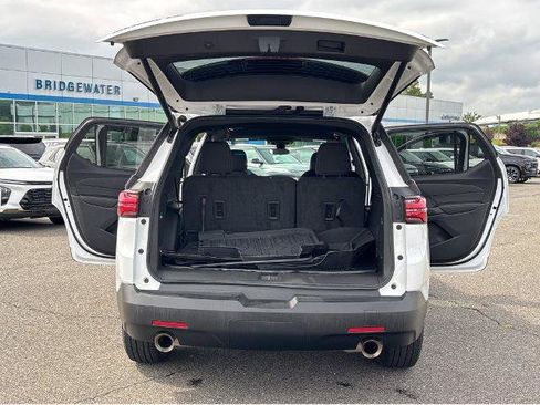 Used 2023 Chevrolet Traverse LT w/ LPO, Floor Liner Package AWD/4WD image 13