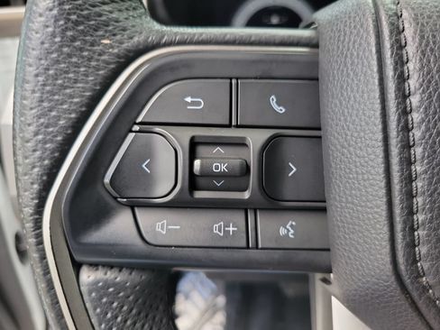 Used 2025 Toyota Tacoma TRD Off-Road AWD/4WD image 18