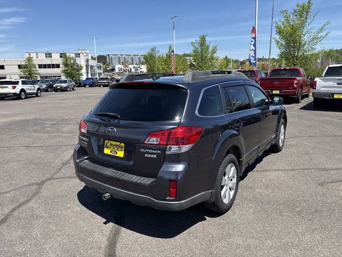 Used 2011 Subaru Outback 2.5i Limited w/ PWR Moonroof Pkg AWD/4WD image 6